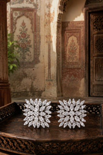 Pankhuri (پنکھڑی)